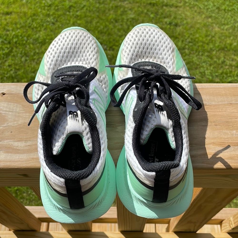 Womens new balance tennis shoes
